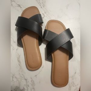 Black old navy sandals